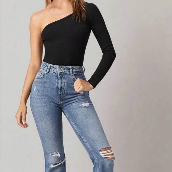 One-sleeve Black Long-sleeve Top - Picture 2 of 3